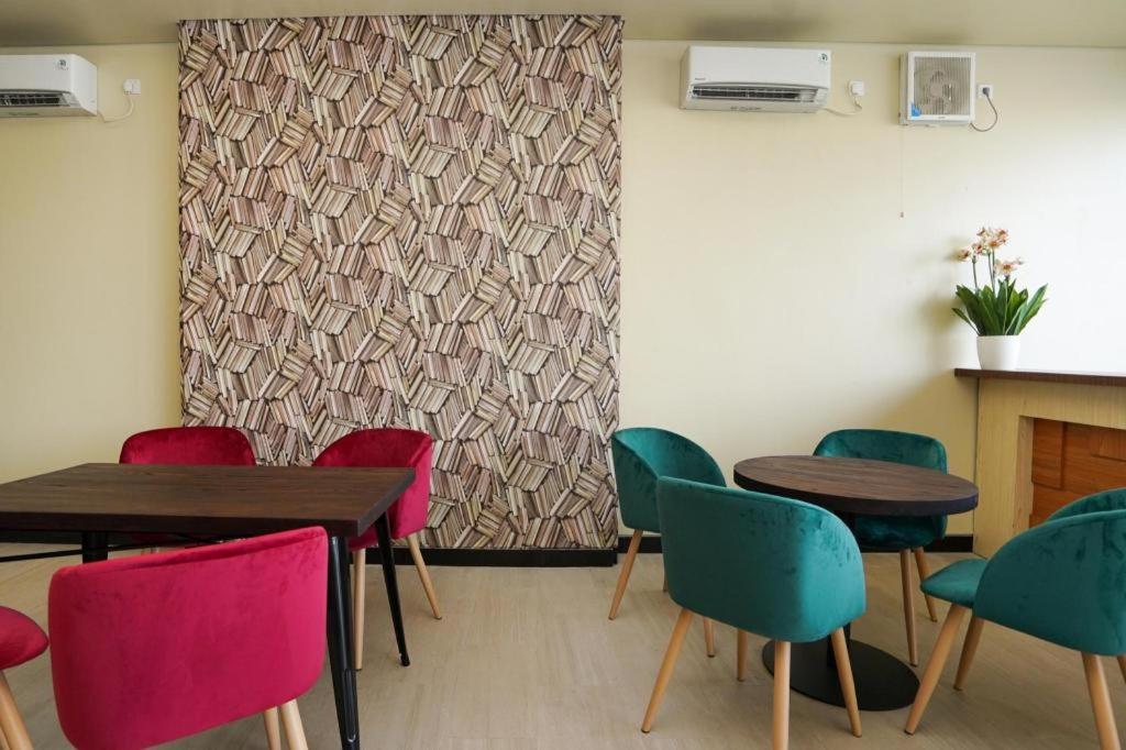 Oyo 1330 Hotel Cahaya 3 Brebek Εξωτερικό φωτογραφία