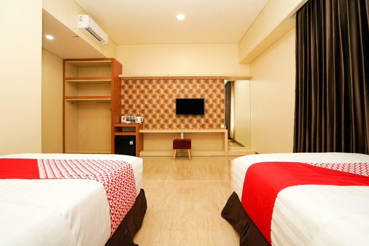 Oyo 1330 Hotel Cahaya 3 Brebek Εξωτερικό φωτογραφία